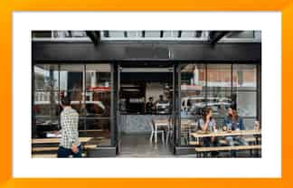 Wide Frontage Office/Retail with an Extractor
