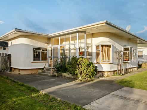 58 Iranui Road, Inner Kaiti