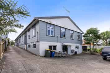 13 Williamson Avenue, Belmont