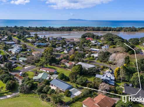 6 Nathan Place, Athenree
