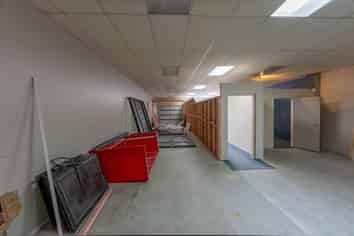 RARE UNIT IN CENTRAL PAPAKURA
