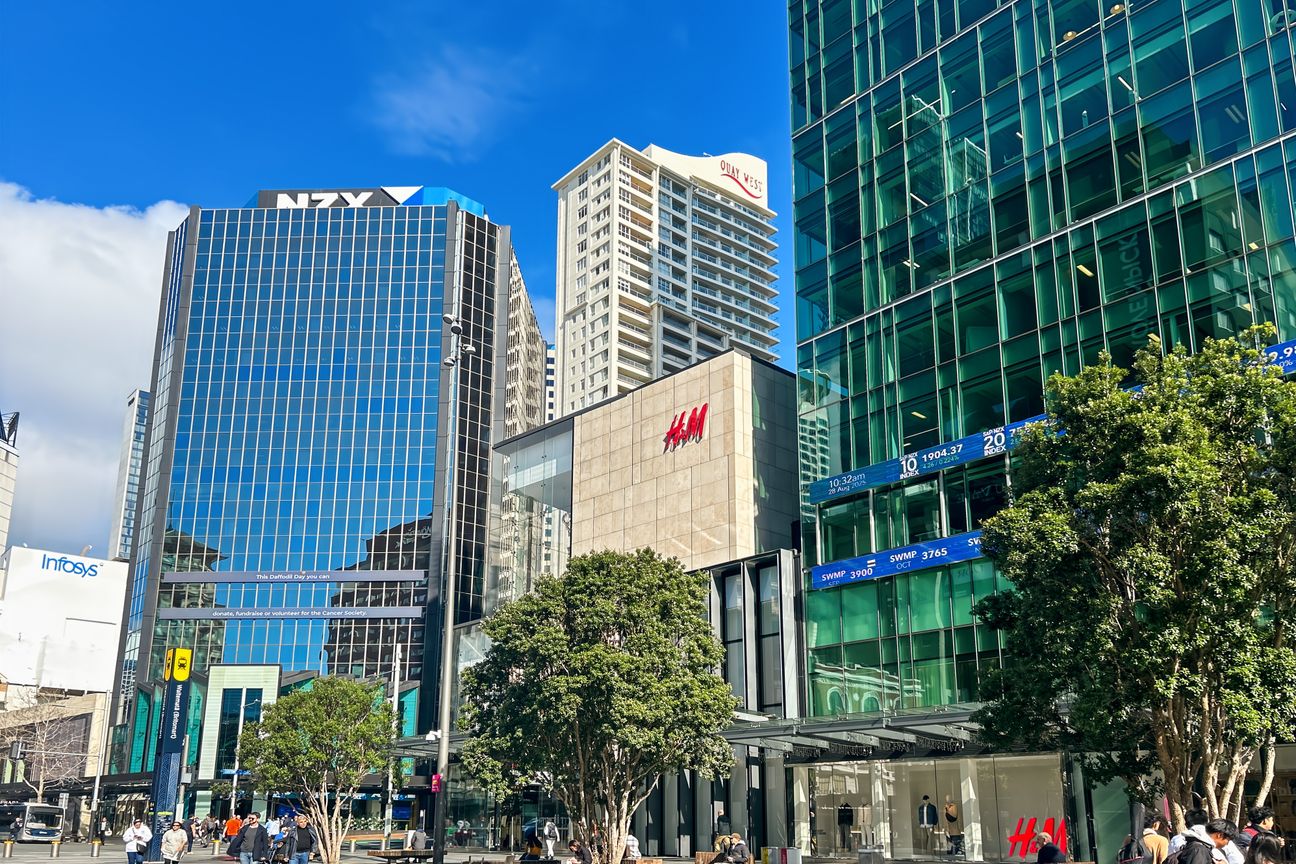 Flexible workspace in Regus 21 Queen Street