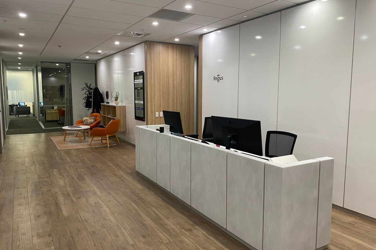Discover many ways to work your way in Willis St - Vista 2