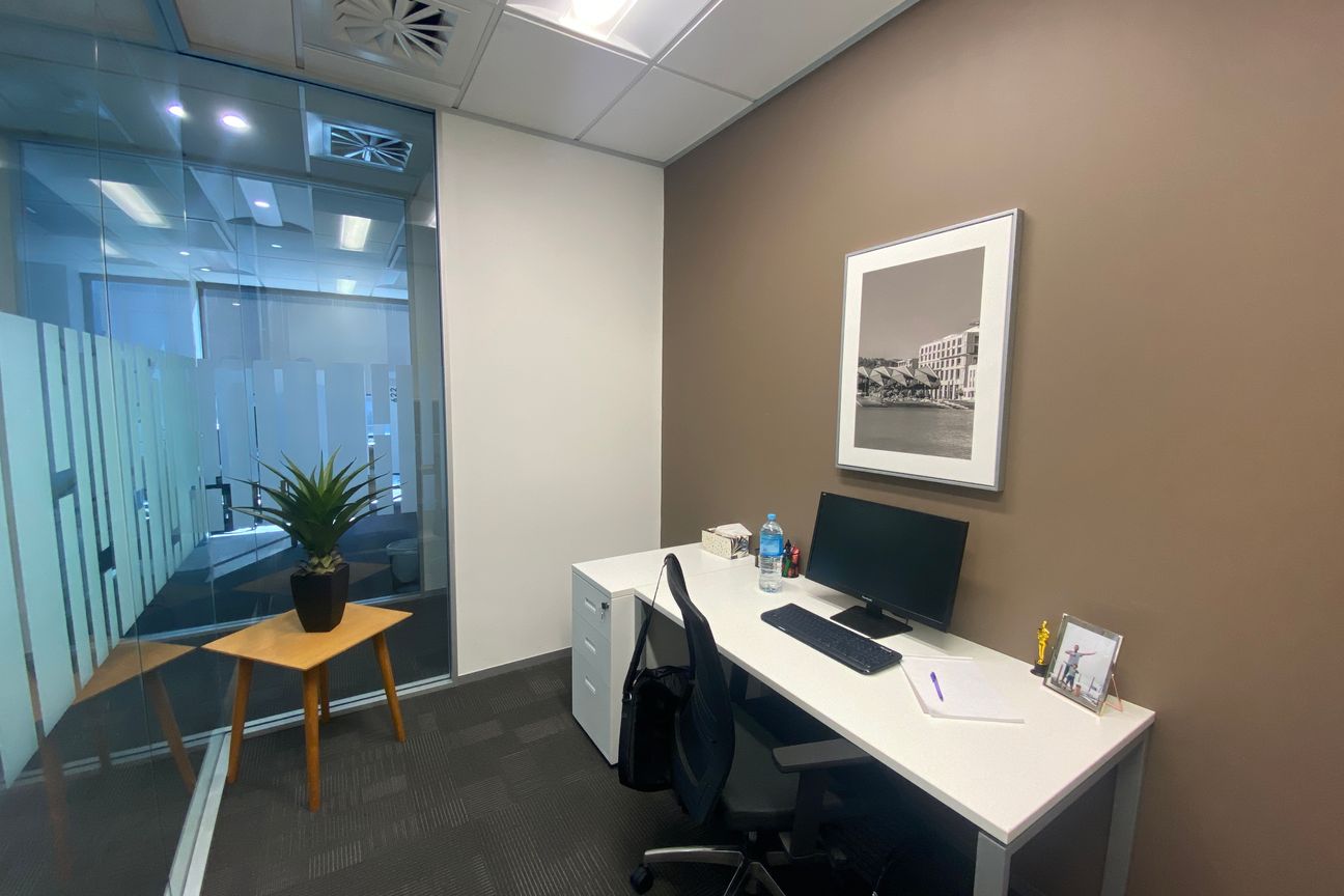 Discover many ways to work your way in Willis St - Vista 6
