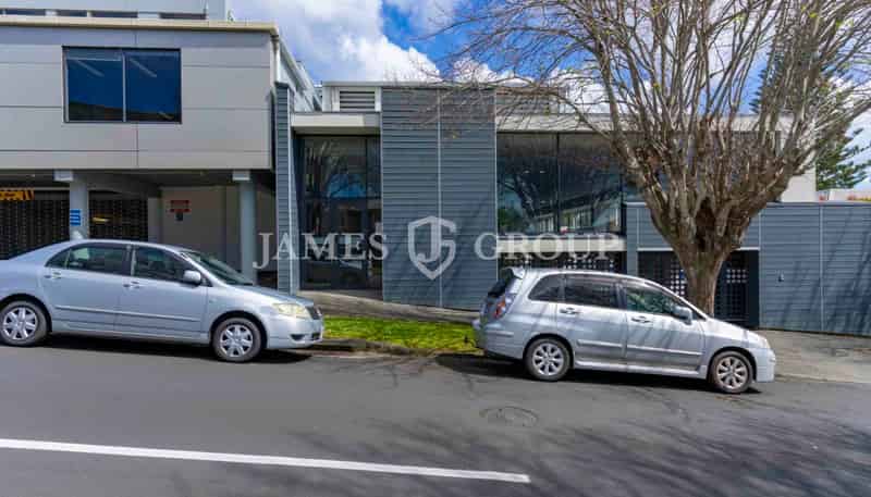 2 Onslow Avenue, Epsom