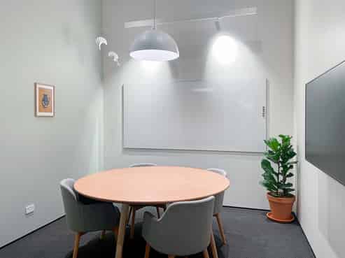 Offices for 2 persons in 110 Carlton Gore Rd