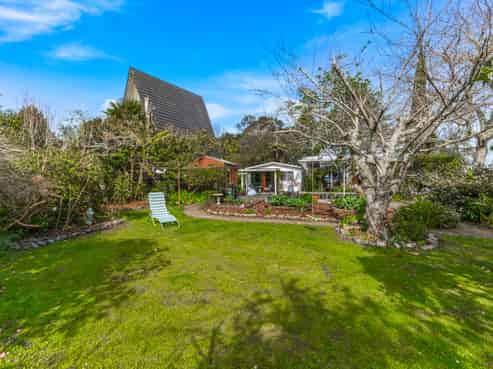 32 Ferry Parade, Herald Island