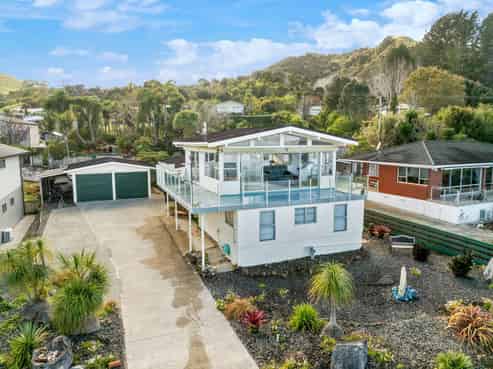 6 Waikaraka Beach Road, Tamaterau