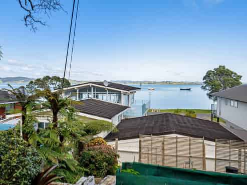 6 Waikaraka Beach Road, Tamaterau