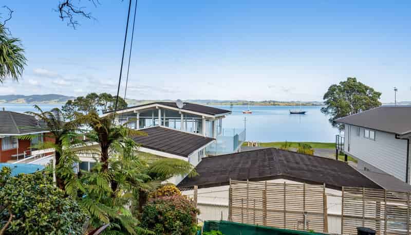 6 Waikaraka Beach Road, Tamaterau