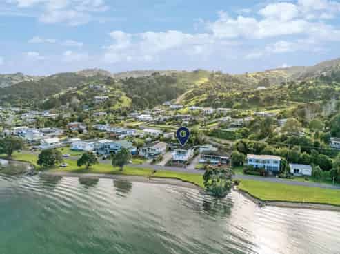 6 Waikaraka Beach Road, Tamaterau