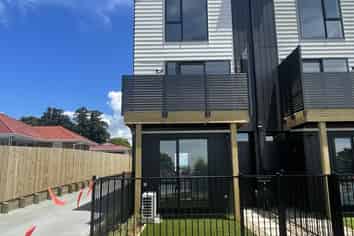 1/504 Don buck Road, Massey