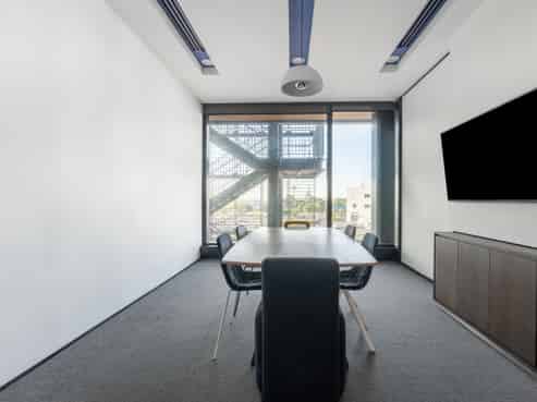 Office space for 4 persons in Regus Airport