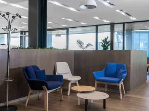 Office space for 4 persons in Regus Airport