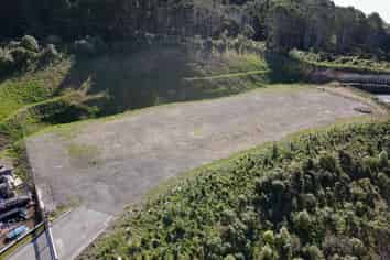 Large Flat Fenced Yard