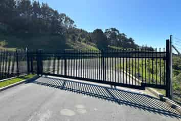 Large Flat Fenced Yard