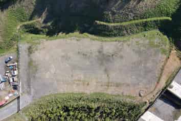 Large Flat Fenced Yard