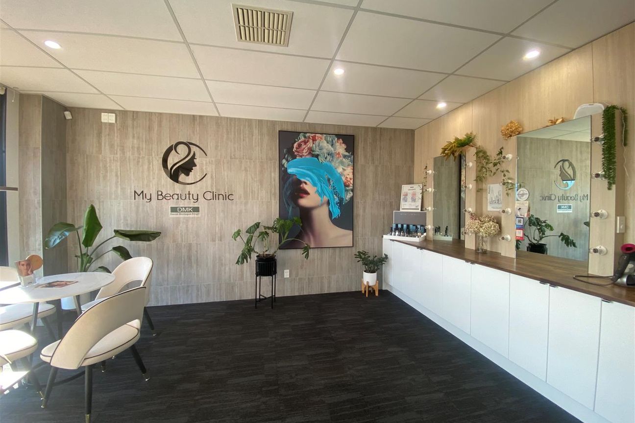 High-Visibility Retail/Service Space - Vista 2