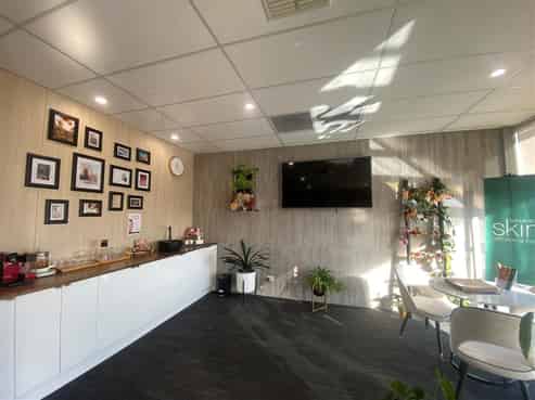 High-Visibility Retail/Service Space