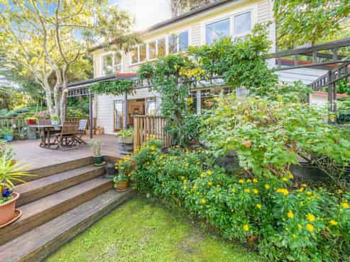 27 Kotari Road, Days Bay