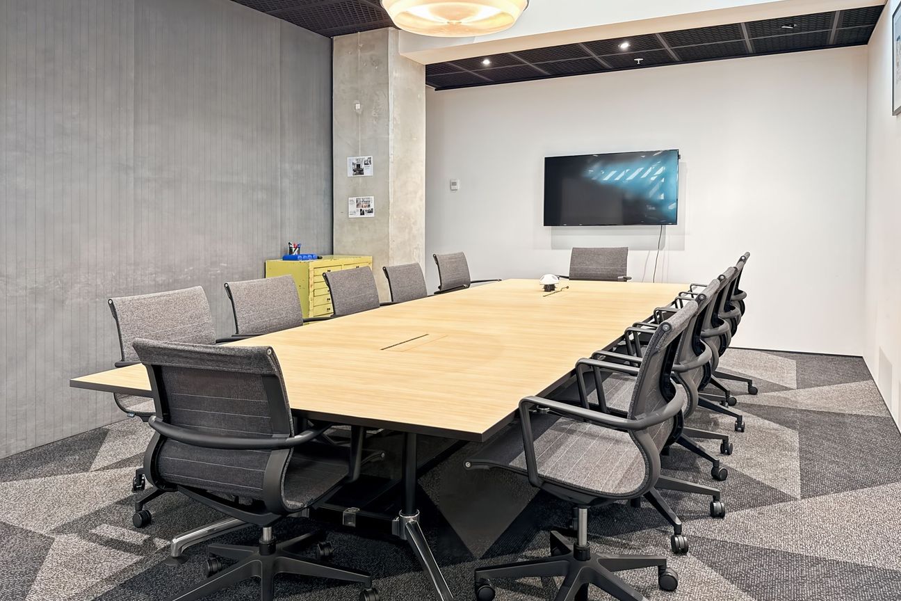 Many ways to work in BizDojo Cider Building - Mehr