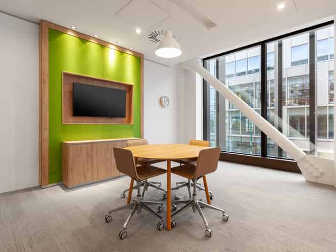 Many ways to work your way in Regus Awly Building