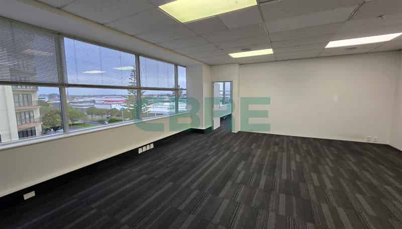  15 Osterley Way, Manukau