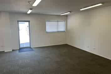 Ground-Floor Office in Central Richmond