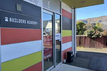 Ground-Floor Office in Central Richmond