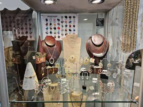 Clothing and Homewares - Importer and Retailer
