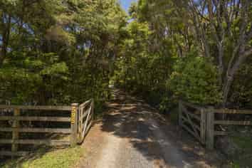 595 Boat Harbour Road, Whenuakite, Tairua