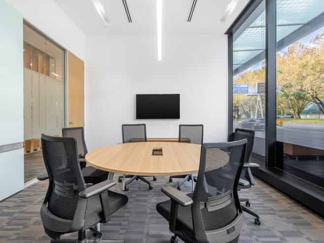 Office space for 4 persons in Regus Fanshawe