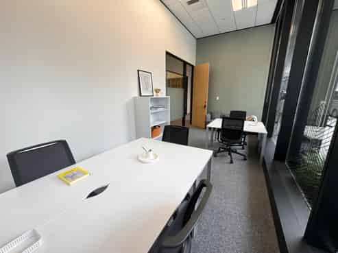 Office space for 4 persons in 110 Carlton Gore Rd