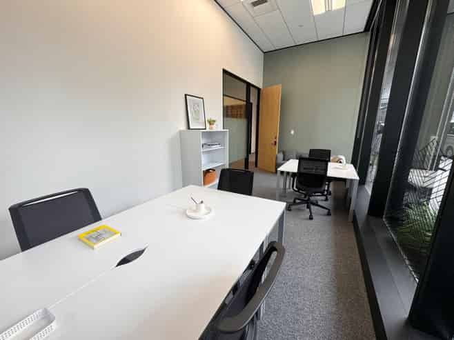 Office space for 4 persons in 110 Carlton Gore Rd