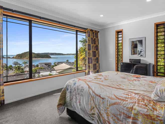 10 -12 Bayview Road, Paihia