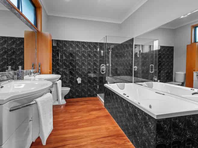 10 -12 Bayview Road, Paihia