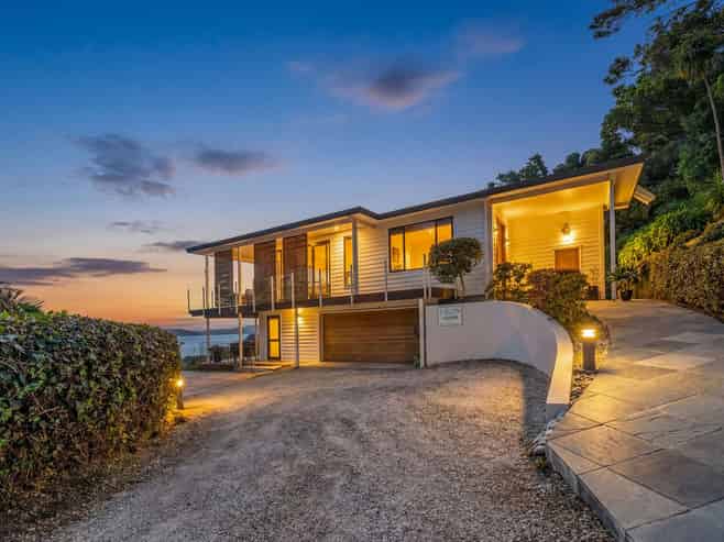 10 -12 Bayview Road, Paihia