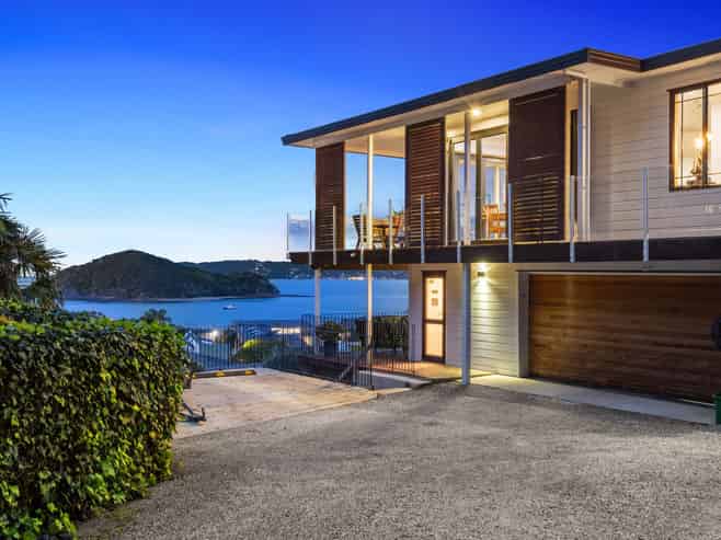 10 -12 Bayview Road, Paihia