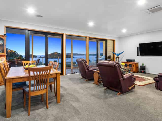 10 -12 Bayview Road, Paihia