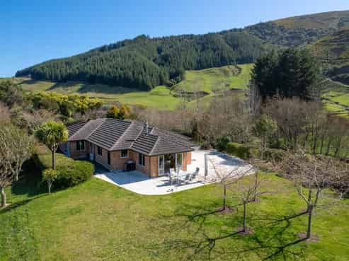 35 Hollyman Road, Hira