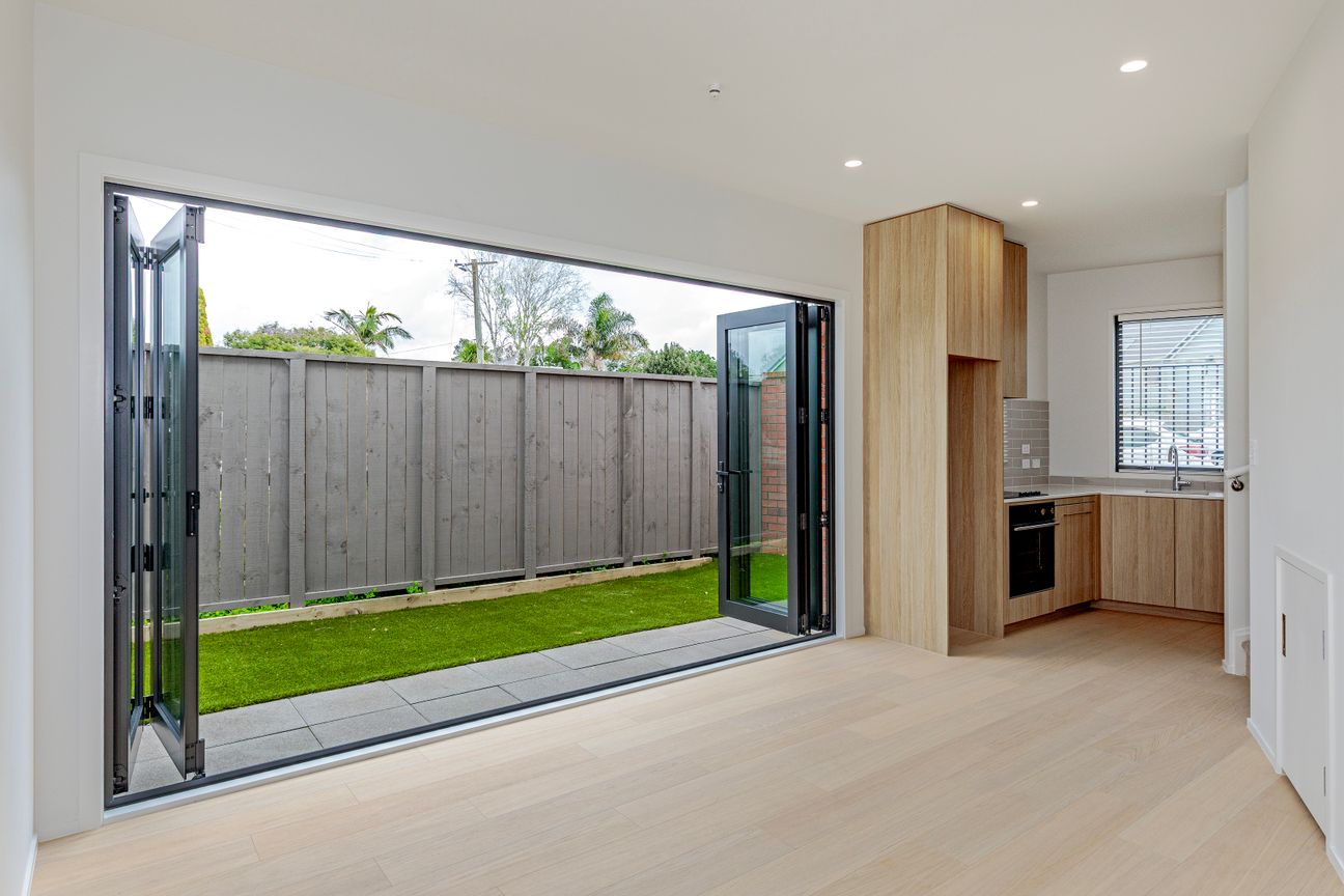 Spacious Corner Townhouse: Mt Albert's Best Spot - Ansicht 3