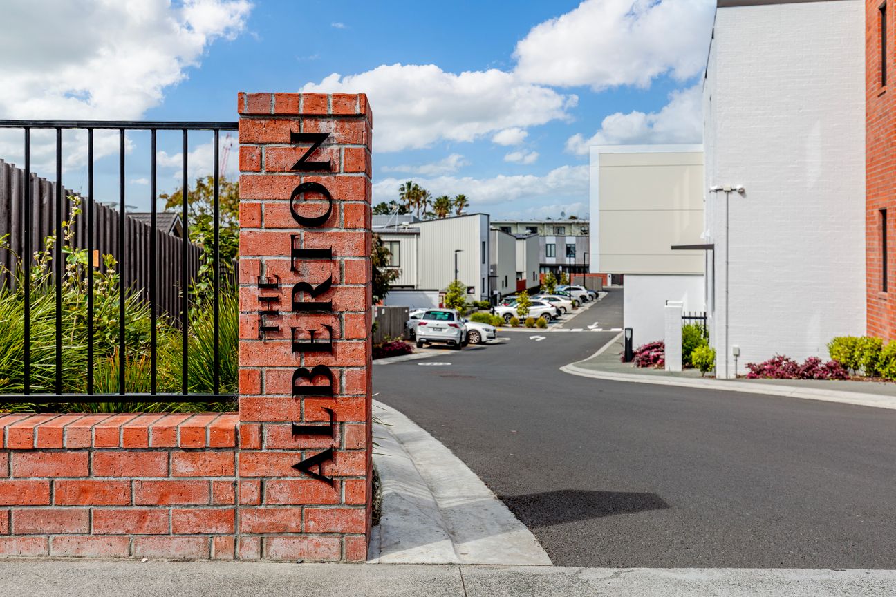 Spacious Corner Townhouse: Mt Albert's Best Spot - Ansicht 6