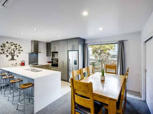 83 Shakespeare Road, Bluff Hill