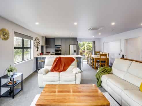 83 Shakespeare Road, Bluff Hill
