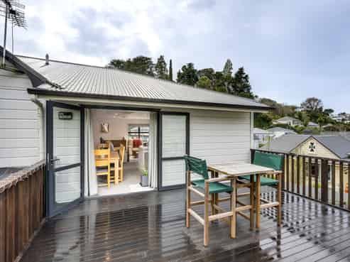 83 Shakespeare Road, Bluff Hill