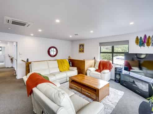 83 Shakespeare Road, Bluff Hill
