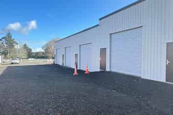 DAIRY FLAT STORAGE WITH POWER
