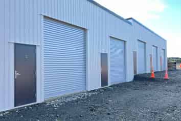 DAIRY FLAT STORAGE WITH POWER
