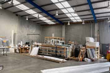 406sqm - Smart Industrial Close to the Port 