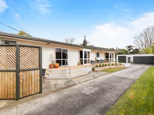 1276 Egmont Road, Egmont Village